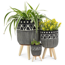 Load image into Gallery viewer, Dot&amp;Line Tripod Planter-Blk
