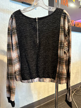 Load image into Gallery viewer, 050- Flannel Pocket Jacket
